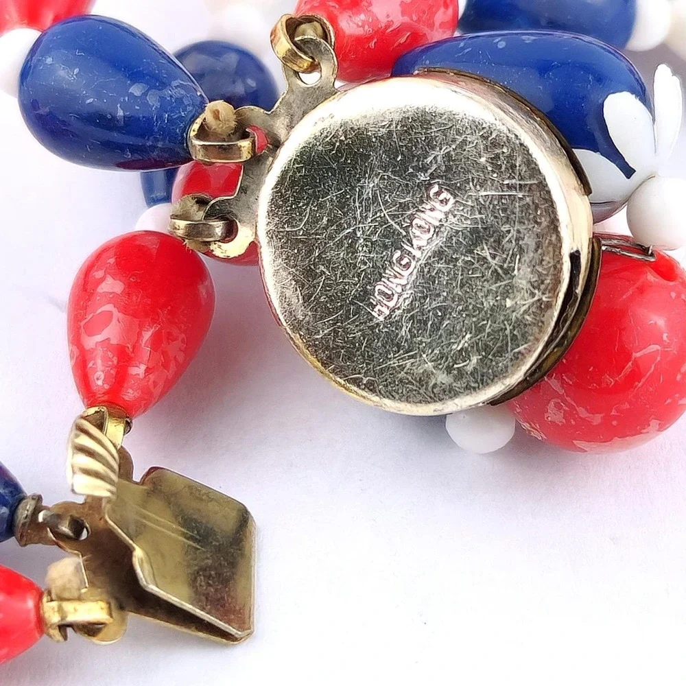 Vintage Red White Blue Triple Strand Bead Necklace Patriotic USA Hong‎ Kong